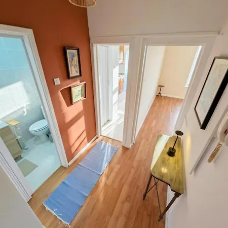 Cozy Sleeps 5, Near Lisbon & Beaches, Cacilhas 公寓