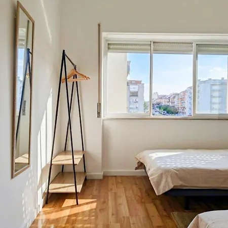 Cozy Sleeps 5, Near Lisbon & Beaches, Cacilhas 公寓 阿尔马达