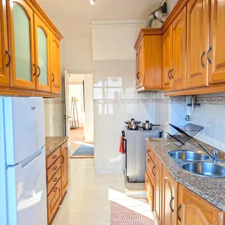 Cozy Sleeps 5, Near Lisbon & Beaches, Cacilhas 公寓 阿尔马达