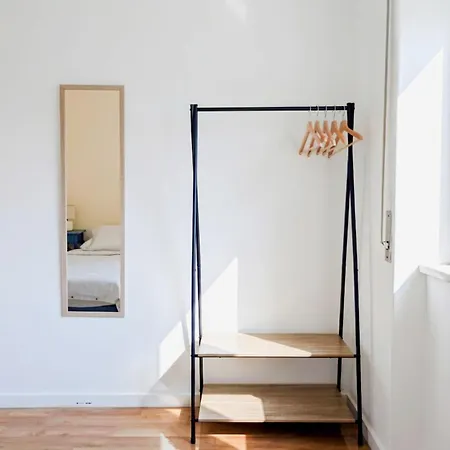 Cozy Sleeps 5, Near Lisbon & Beaches, Cacilhas * 阿尔马达